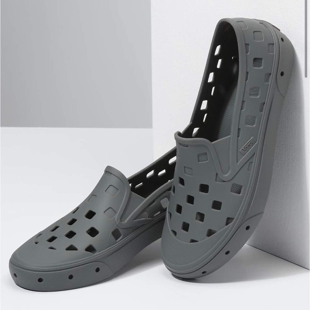 SLIP-ON TRK SHOE | Pewter Color | 11.0 Men’s = 12.5 Women’s